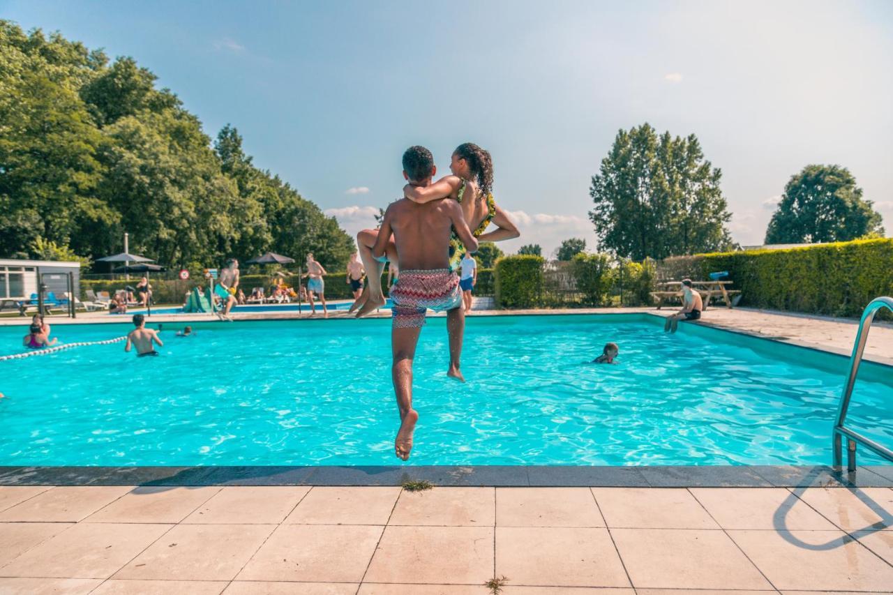 ホテルEuroparcs De Biesbosch Willemsdorp エクステリア 写真