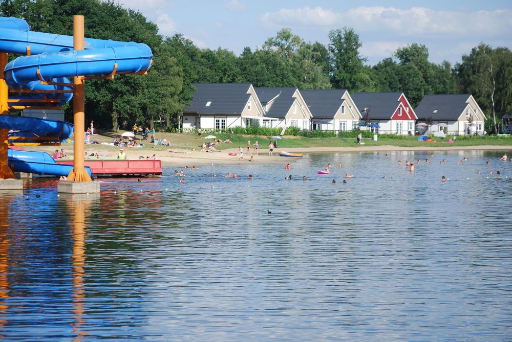 ホテルEuroparcs De Biesbosch Willemsdorp エクステリア 写真