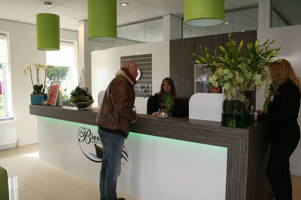 ホテルEuroparcs De Biesbosch Willemsdorp エクステリア 写真