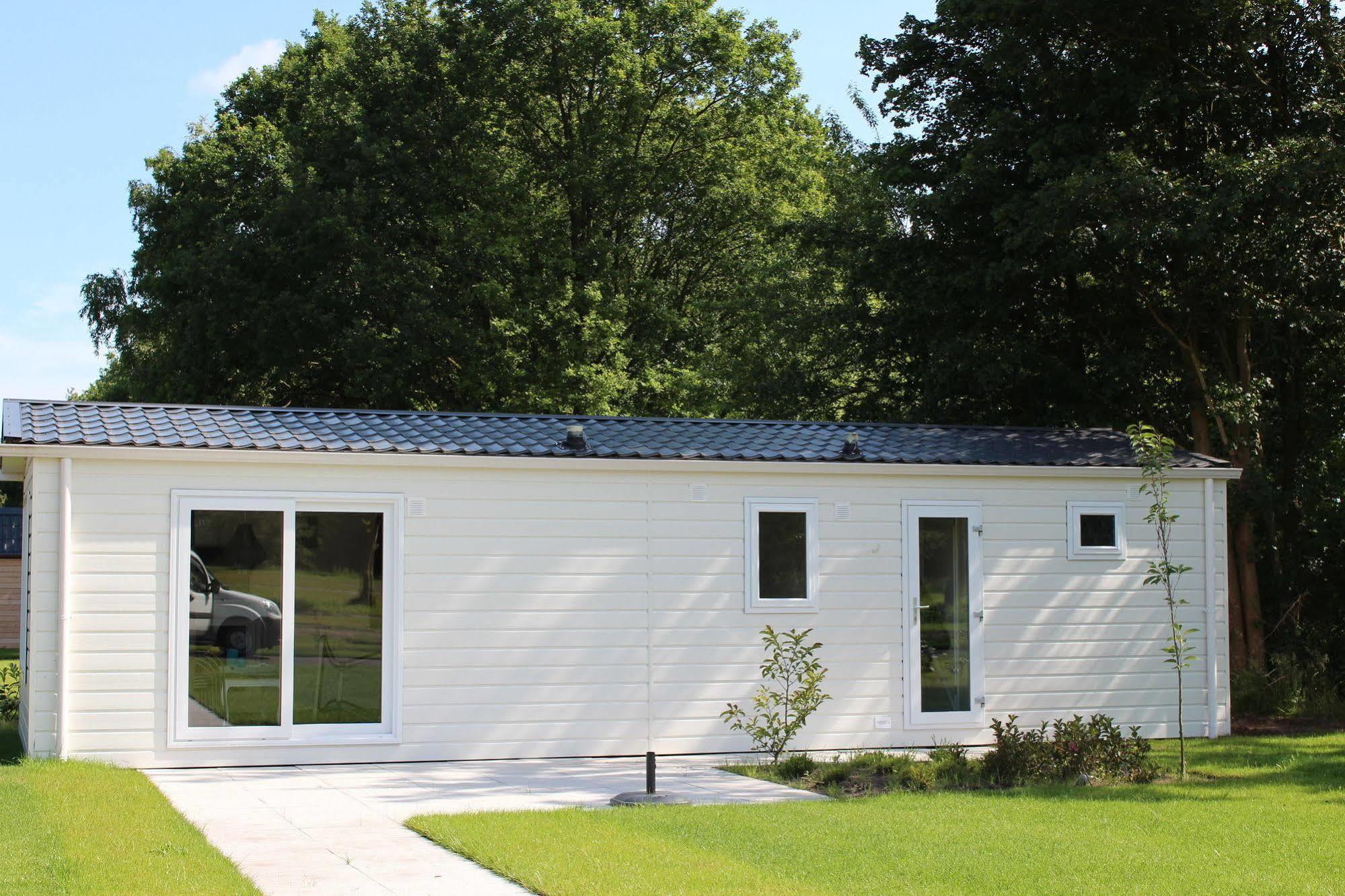 ホテルEuroparcs De Biesbosch Willemsdorp エクステリア 写真